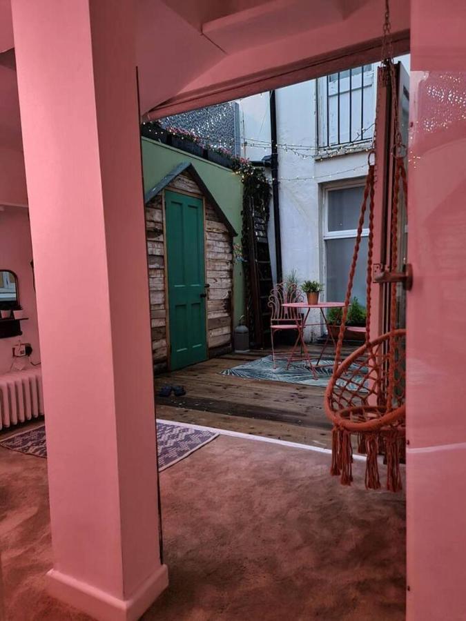 Quirky Seaside Family Cottage Walk To The Waves! Brighton Exterior photo