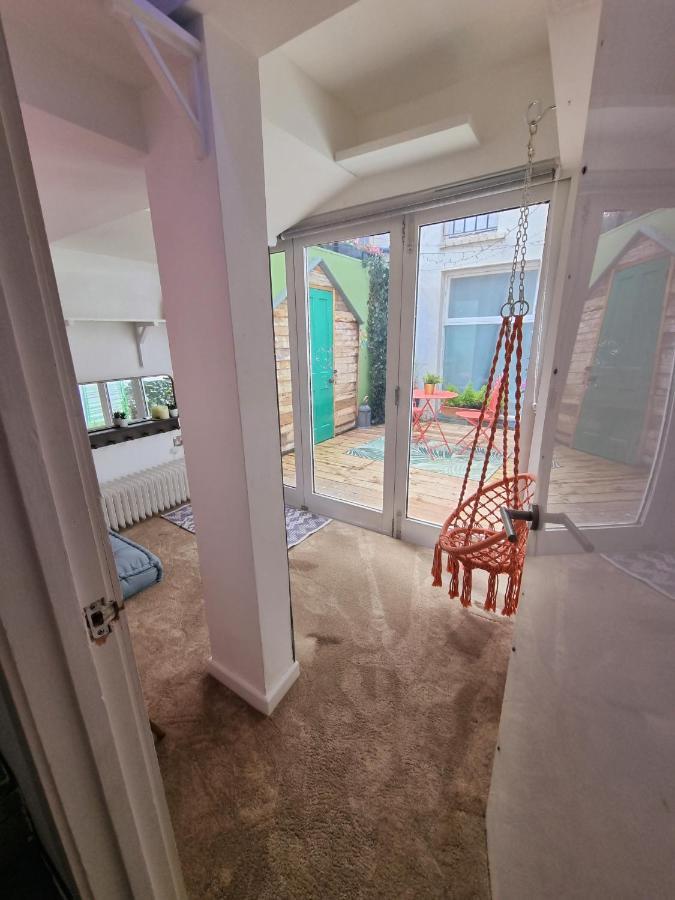 Quirky Seaside Family Cottage Walk To The Waves! Brighton Exterior photo