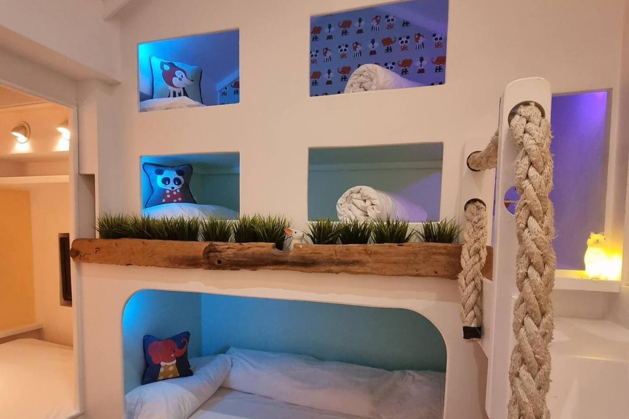 Quirky Seaside Family Cottage Walk To The Waves! Brighton Exterior photo